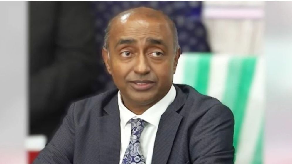 পদত্যাগ করে নির্বাচন করার ঘোষণা দিলেন অ্যাটর্নি জেনারেল