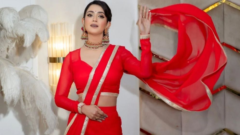 শাড়ি নিয়ে প্রতারণা, গ্রেফতার হতে পারেন তানজিন তিশা