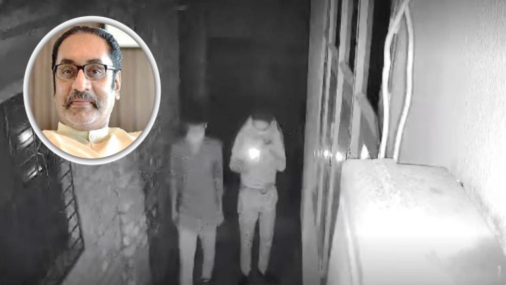 বগুড়ায় পিনাকী ভট্টাচার্যের বাড়ির সামনে আগুন দেওয়ার অভিযোগ