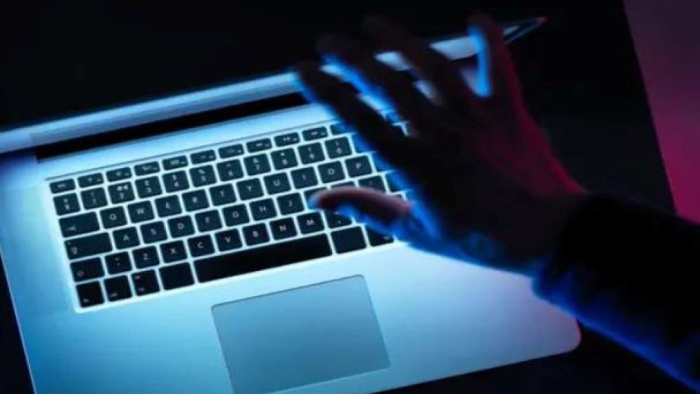 নারীর প্রতি সহিংসতা বন্ধে নতুন নিষেধাজ্ঞা আরোপ করছে যুক্তরাজ্য