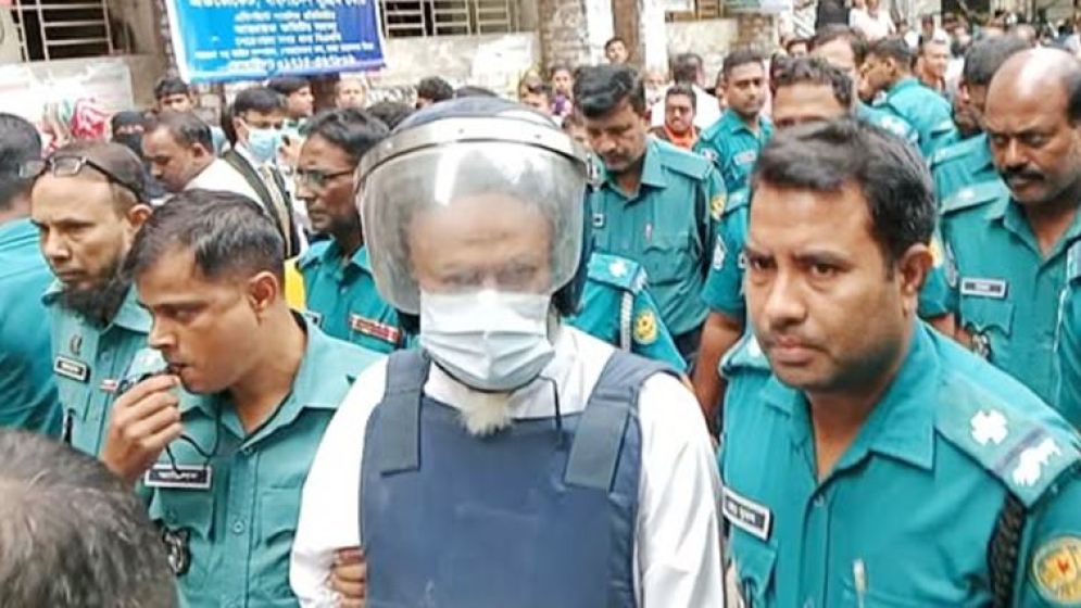 কাঠগড়ায় বসার টুল চেয়েও পেলেন না নাসার নজরুল, চেহারায় হতাশা