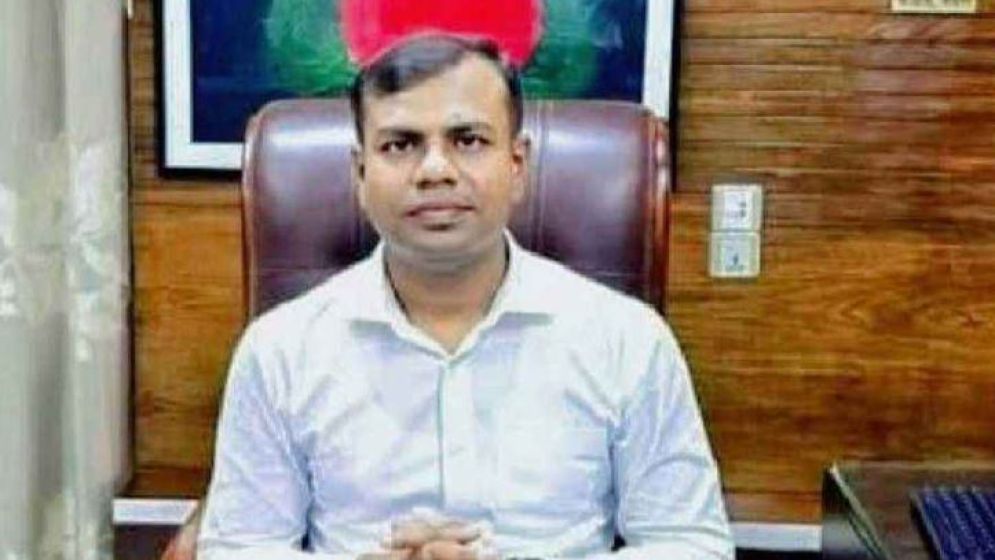 ‘চাচাকে বাবা বানিয়ে’ চাকরি নেওয়া ইউএনও কামাল ওএসডি
