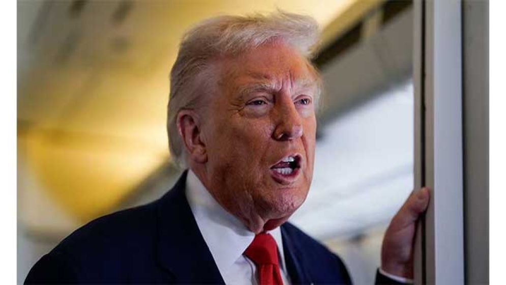 অভিবাসী মাকে মাটিতে ফেলে নির্যাতন, তবু সন্তুষ্ট নন ট্রাম্প