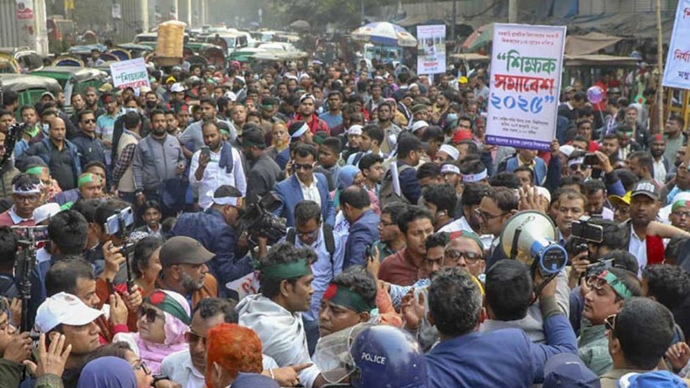 শনিবার থেকে লাগাতার অবস্থান কর্মসূচি প্রাথমিক শিক্ষকদের