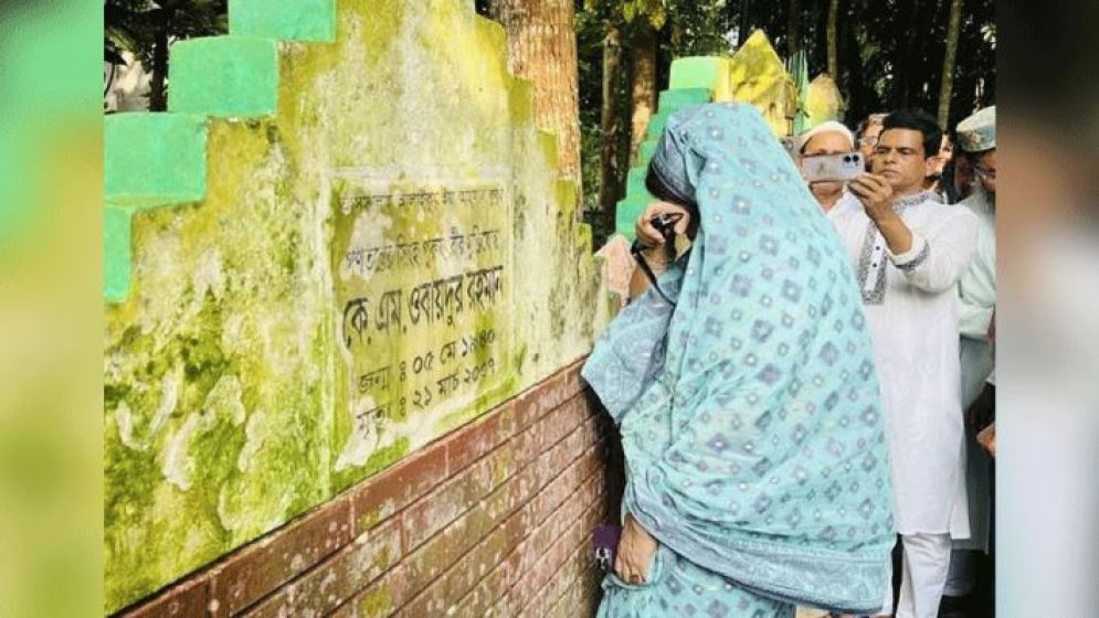মনোনয়ন পেয়ে বাবার কবরের পাশে দাঁড়িয়ে অঝোরে কাঁদলেন শামা ওবায়েদ