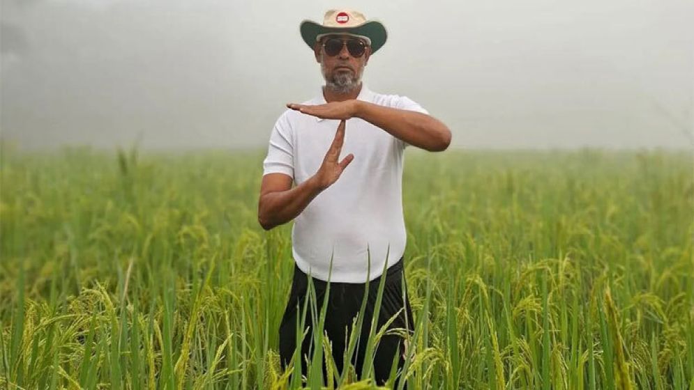 ধানক্ষেতে রিভিউ আবেদন করে আলোচনায় বিএনপি নেতা আলাল