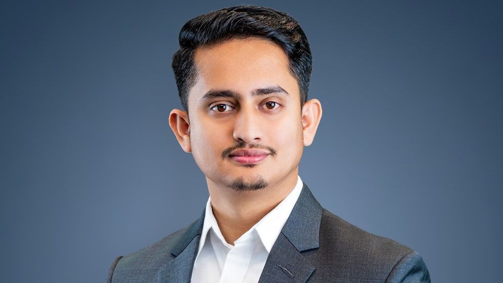 মিশরের উদ্দেশ্যে এনসিপি নেতা সারজিস