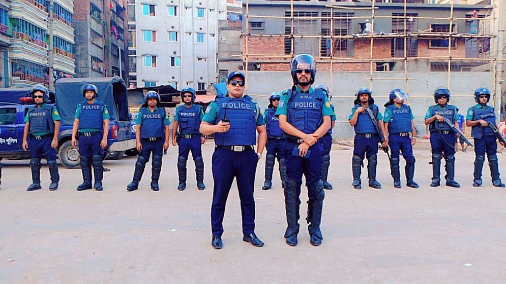 ঢাকায় একযোগে পুলিশের ‘বড় মহড়া’
