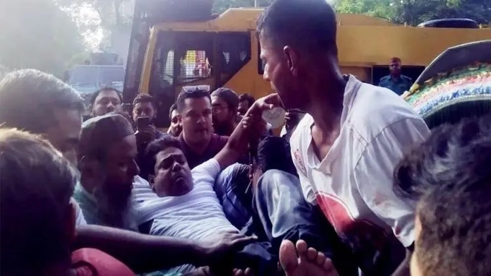 প্রাথমিক শিক্ষকদের ওপর হামলাকারীদের বিচার চায় এটিইও