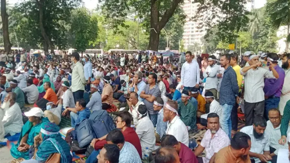 শিক্ষকরা কর্মবিরতিতে, ক্লাসের বাইরে প্রাথমিকের ১ কোটি শিক্ষার্থী