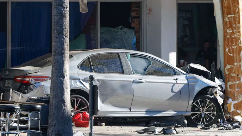 যুক্তরাষ্ট্রে বেপরোয়া গাড়ির ধাক্কায় ৪ জনের প্রাণহানি