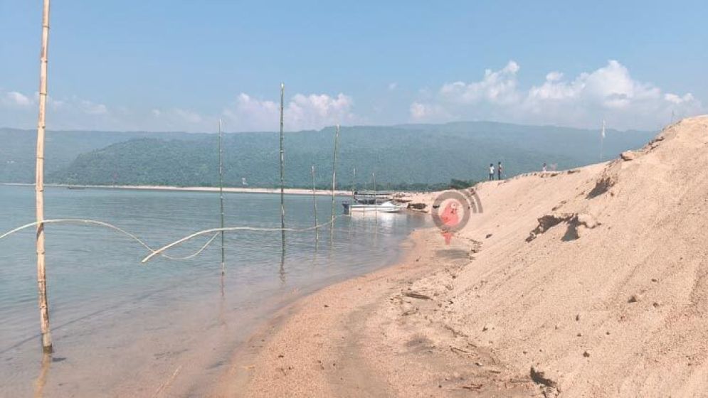 সুনামগঞ্জে অভিযানকালে ম্যাজিস্ট্রেট-পুলিশের ওপর হামলা