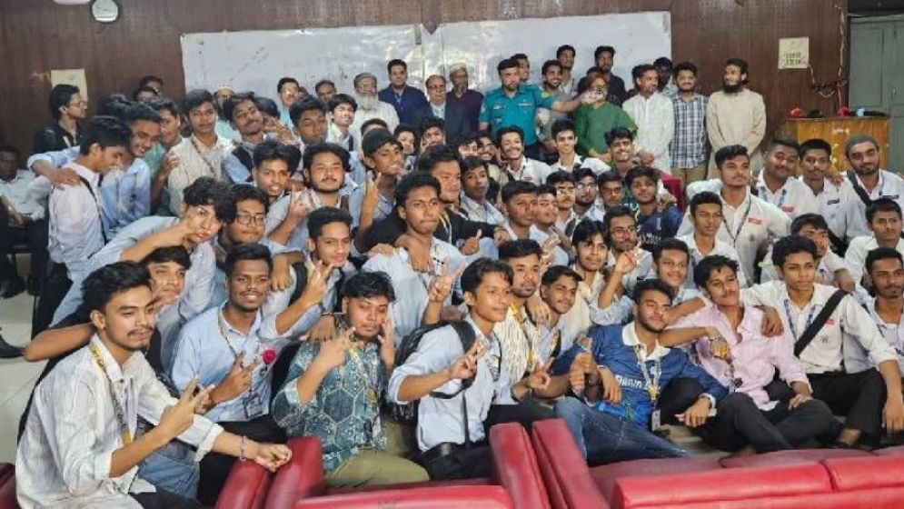 আর মারামারি করবে না ঢাকা কলেজ-আইডিয়াল কলেজ শিক্ষার্থীরা
