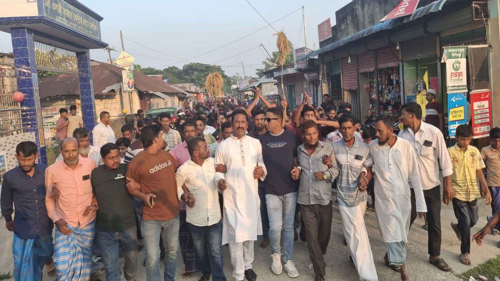 বিএনপি নেতা তোতা চেয়ারম্যানের খুনিদের নিয়ে ধানের শীষের প্রচারণা