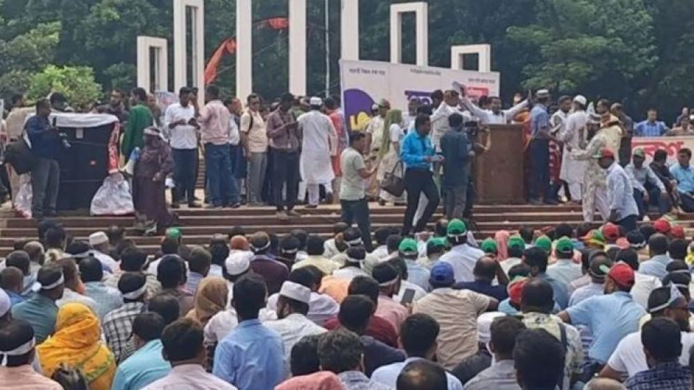 মন্ত্রণালয়ে বৈঠকের পর সিদ্ধান্ত বদলালো প্রাথমিকের শিক্ষকরা