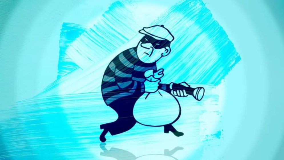 প্রবাসীর বাড়ি থেকে নগদ টাকা ও স্বর্ণালংকার লুট