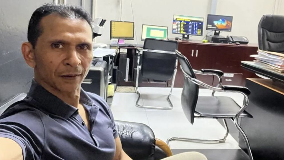 মধ্যরাতে দেশ ছেড়েছেন সোহেল তাজ