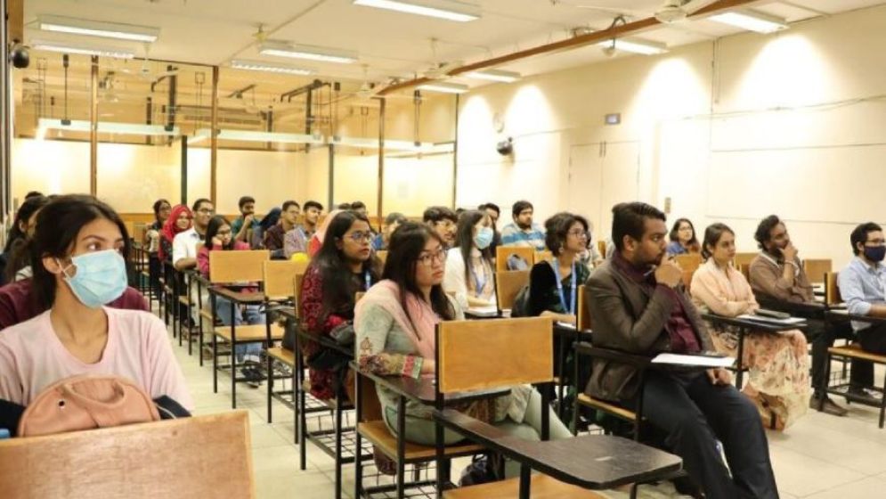 নিরাপত্তা শঙ্কা, অনলাইন ক্লাসের সিদ্ধান্ত বেশ ক’টি বিশ্ববিদ্যালয়ে