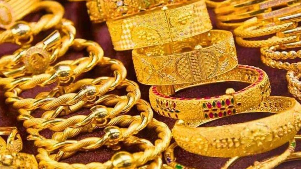 বিশ্ববাজারে কমেছে সোনার দাম, দেশে ভরি কত?