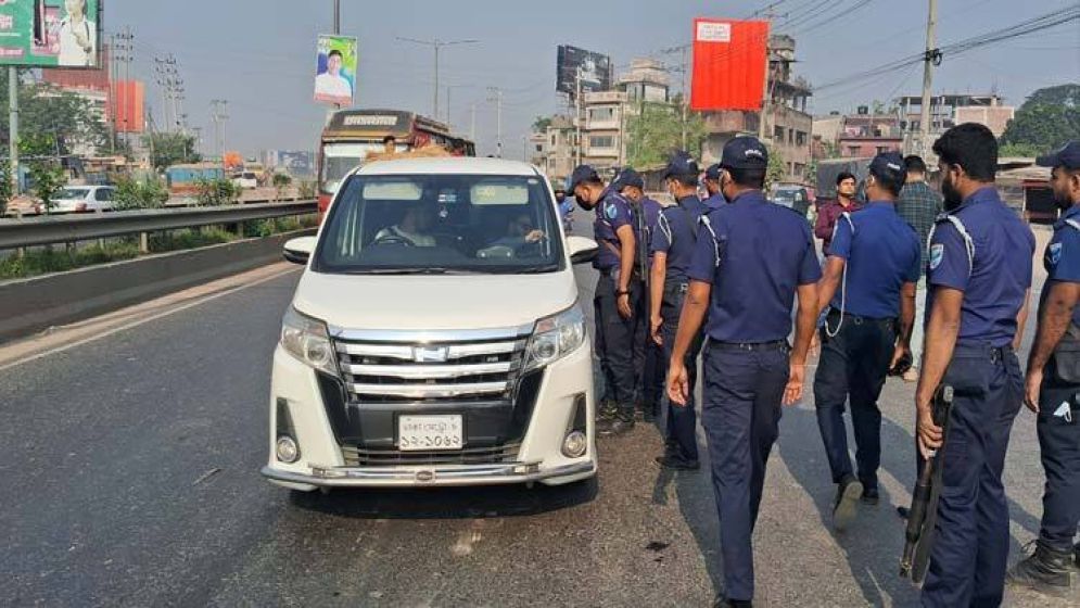 সাভারে পুলিশের অভিযানে আওয়ামী লীগের ৪২ নেতাকর্মী গ্রেফতার