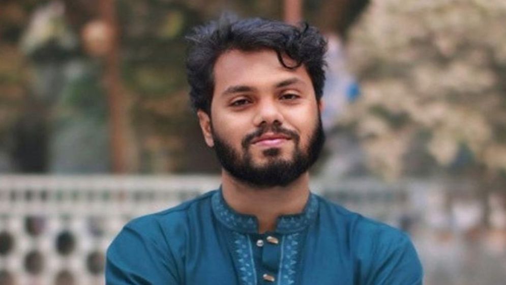 হাদির নির্বাচনী প্রচারণায় গায়ে ছুড়ে মারল ময়লা পানি