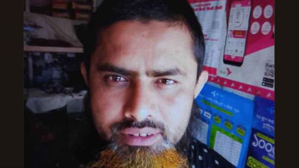 রংপুরে হাসপাতালের বিছানায় বাবা, ঢাকায় ২৬ খণ্ড ছেলে, নেপথ্যে কী?