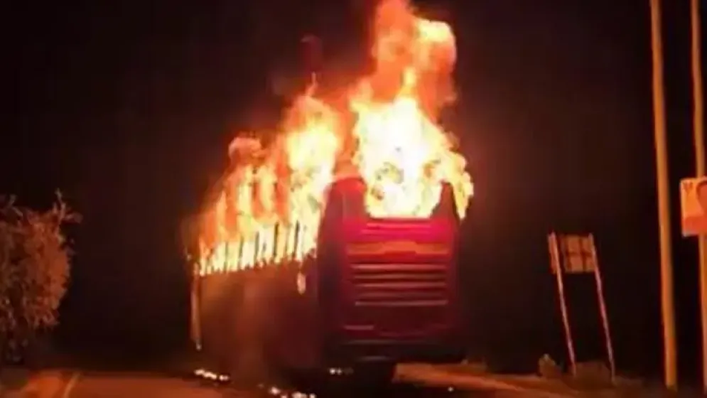 মোটরসাইকেল চালককে চাপা দেওয়ায় বাসে আগুন বিক্ষুব্ধ জনতার