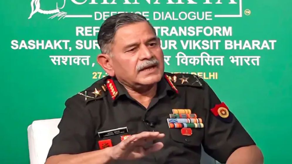 ‘যেকোনো পরিস্থিতির জন্য প্রস্তুত’, ভারতীয় সেনাপ্রধানের হুঁশিয়ারি