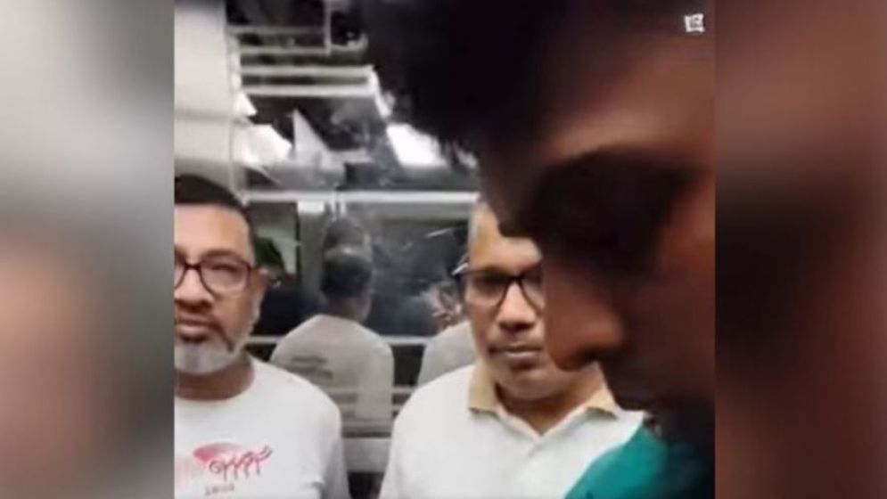 শেখ হাসিনার পক্ষে পোস্ট, ঢাবির ডেপুটি রেজিস্ট্রারকে বাসা থেকে আটক