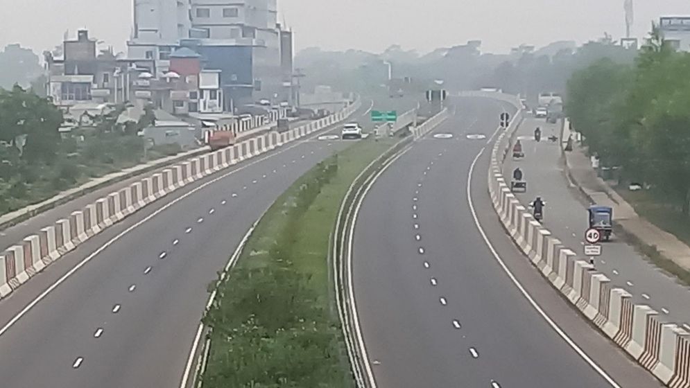 এক্সপ্রেসওয়েতে দুই ব্যবসায়ীকে কুপিয়ে ৪ লাখ টাকা ছিনতাই