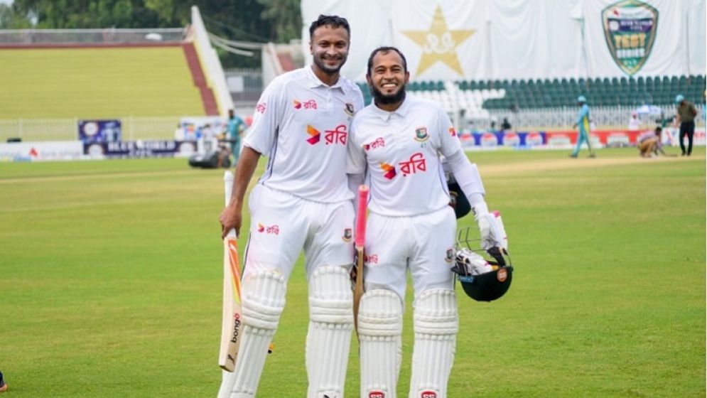 মুশফিকের ইতিহাস গড়ার দিনে সাকিবের স্মৃতিচারণ, আক্ষেপ