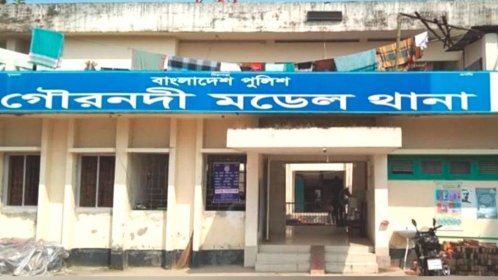 অনৈতিক প্রস্তাবে রাজি না হওয়ায় প্রবাসীর স্ত্রীকে মারধর