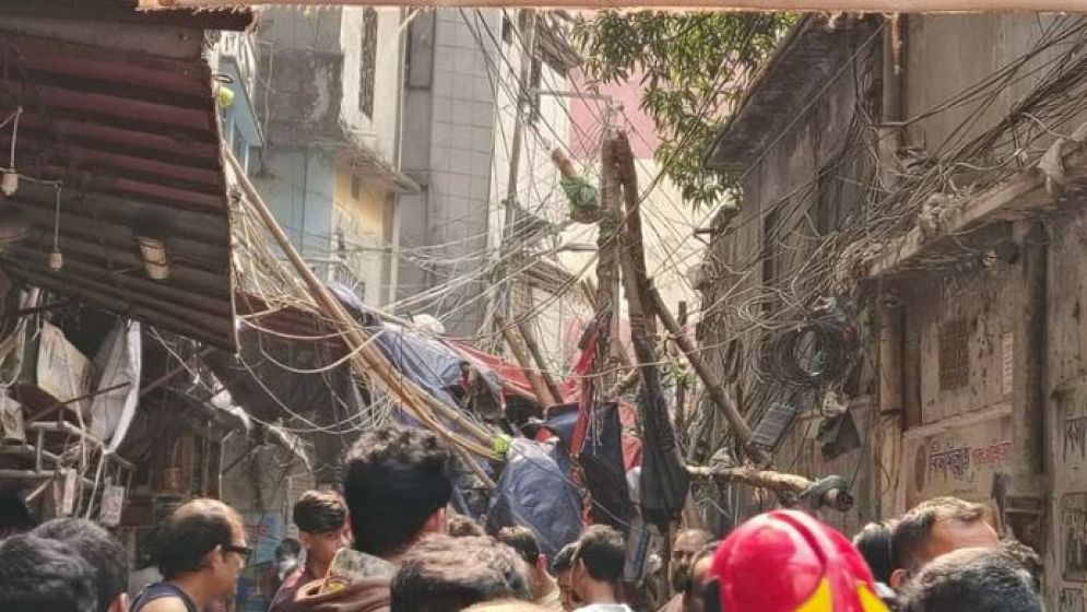 ভূমিকম্পে ঢাকাসহ দেশের কোথায় কী ঘটল