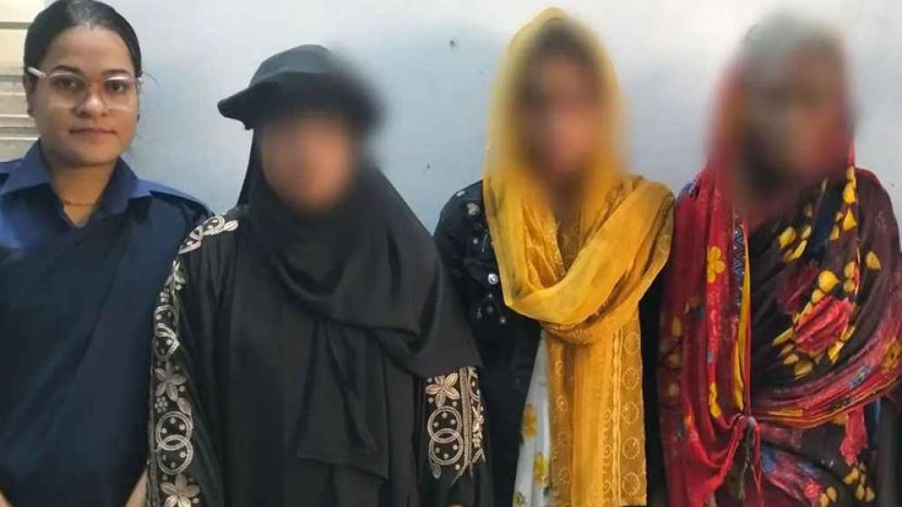 ‘হানি ট্র্যাপে’ ফেলে চিকিৎসকের আপত্তিকর ভিডিও ধারণ, অতঃপর...