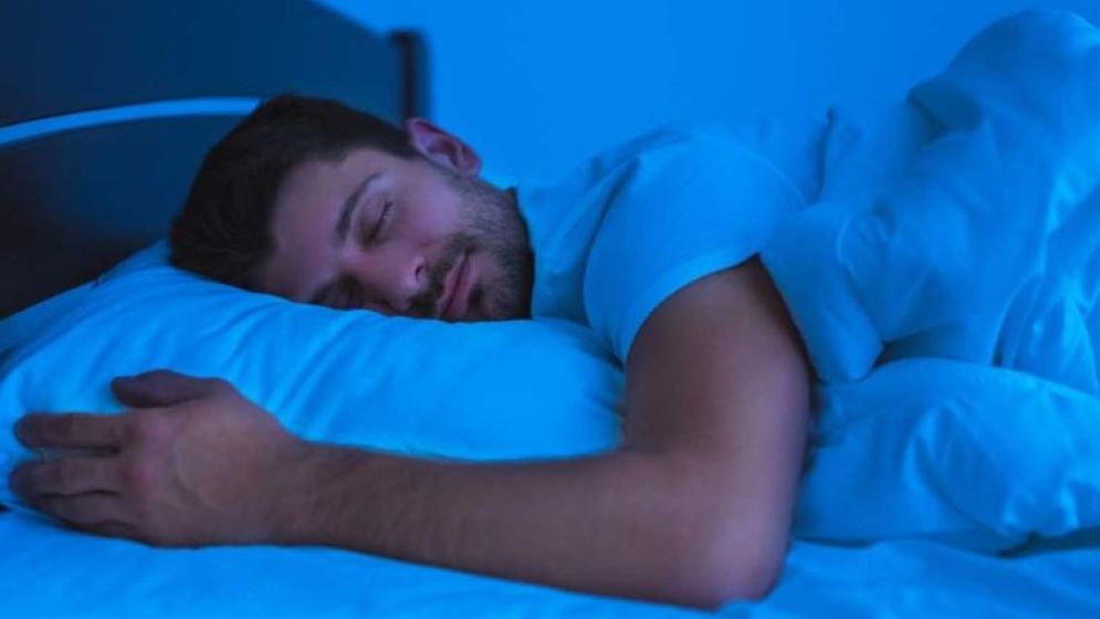 রাতে আলো জ্বালিয়ে ঘুমানো ভালো নাকি ক্ষতিকর? যা বলছে গবেষণা