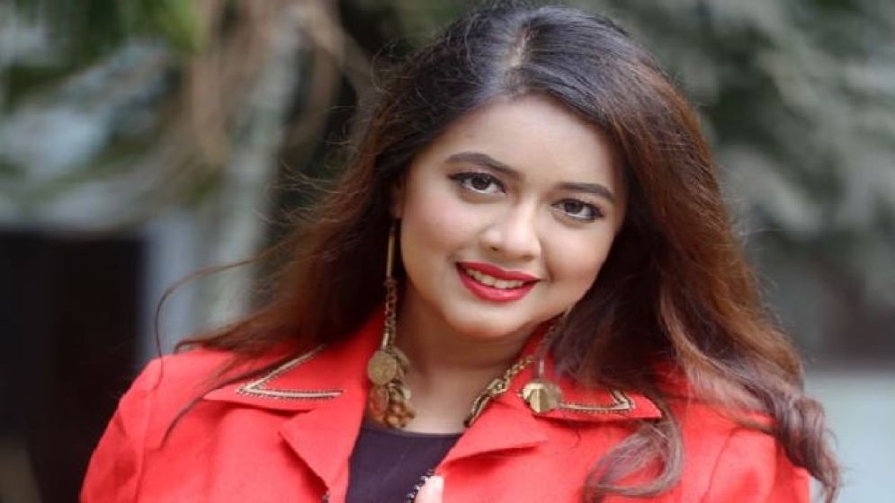 কনসার্ট থেকে পালানোর বিষয়ে মুখ খুললেন ঐশী