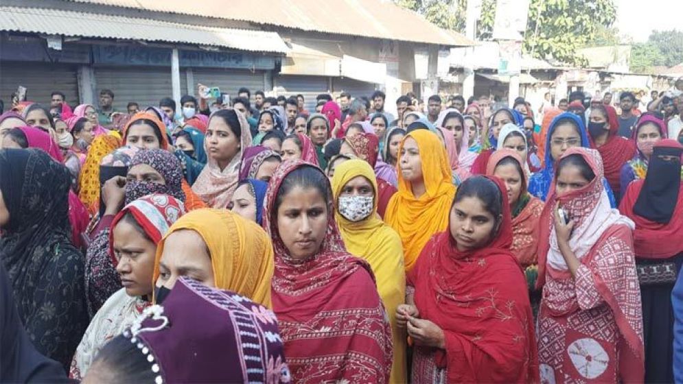 গাজীপুরে কারখানা বন্ধ ঘোষণায় শ্রমিকদের বিক্ষোভ