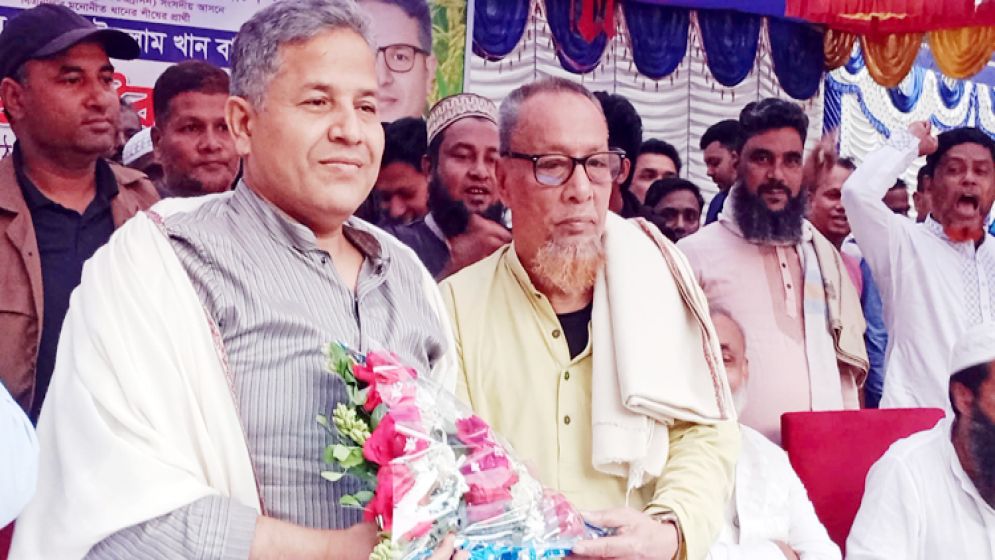 ‘যারা আ’লীগ করে, সবাইকেতো সাগরে ফেলে দিতে পারবো না’