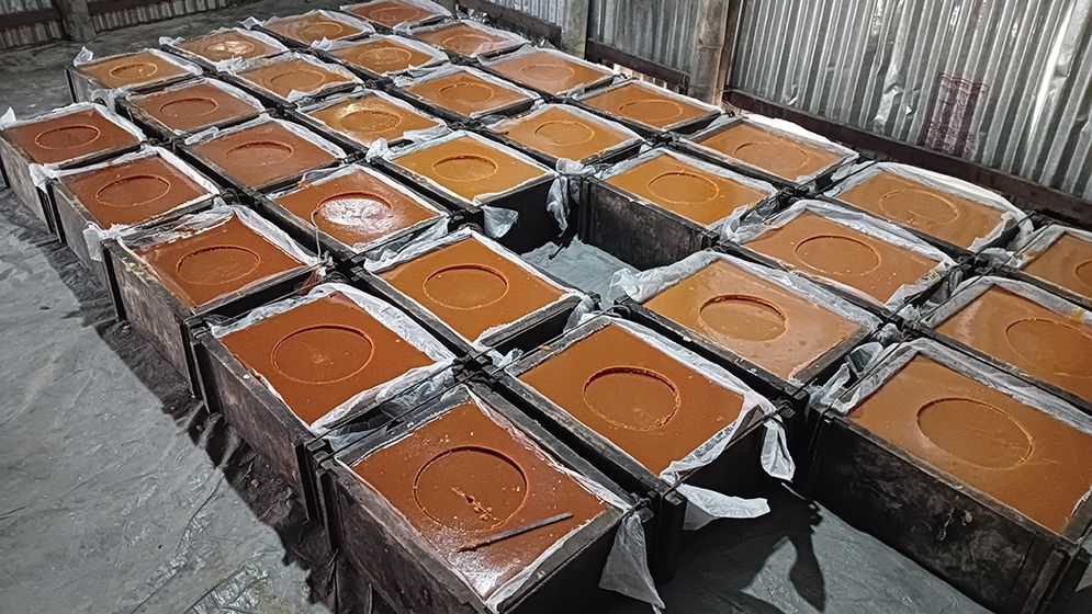 রস ছাড়াই তৈরি করা হচ্ছে গুড়!