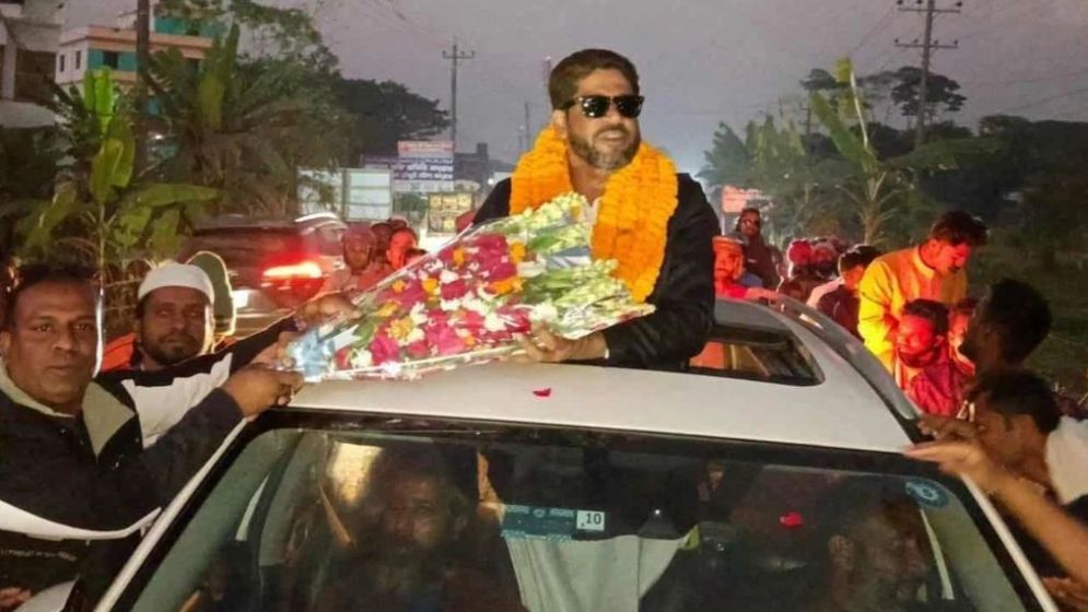 সুখবর পেয়ে এলাকায় ফিরলেন এক বিএনপি নেতা