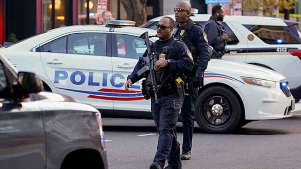 হোয়াইট হাউসের কাছে ন্যাশনাল গার্ডের দুই সদস্যকে গুলি