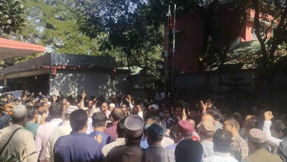 সোমবার থেকে কমপ্লিট শাটডাউনের ঘোষণা শিক্ষকদের