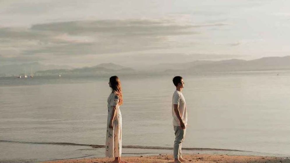 সম্পর্কে কে বেশি প্রতারণা করে, পুরুষ না নারী?