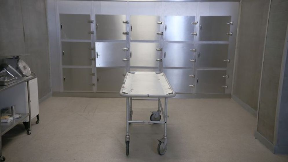 ফ্রিজে থাকা লাশের কবরের হিসাব কীভাবে নেওয়া হবে?