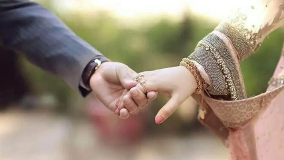 হবু স্বামীর সঙ্গে কথা বলা কি জায়েজ?