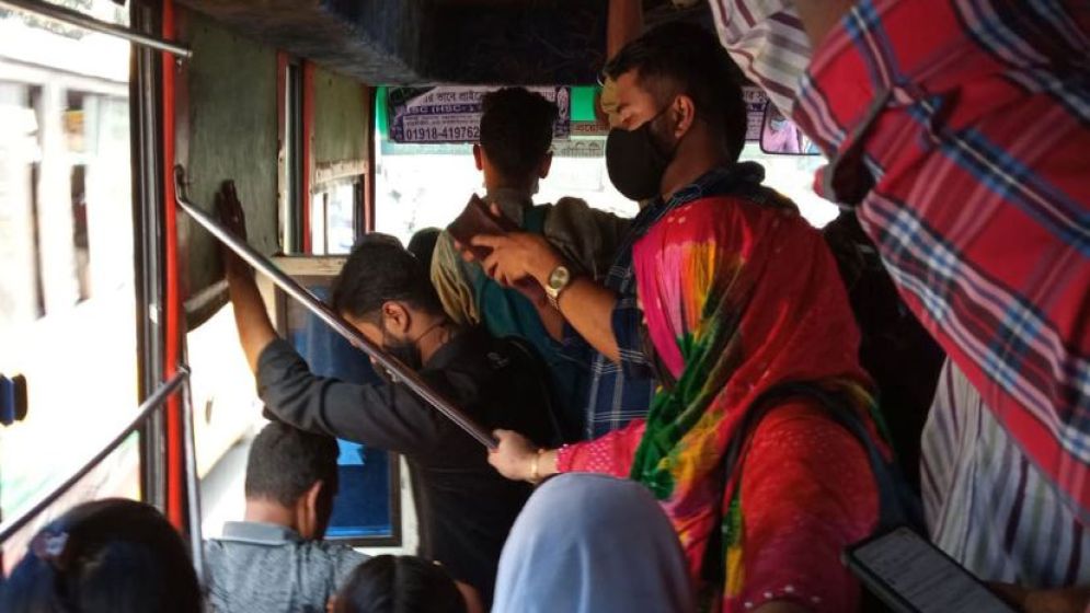 উত্তরায় চলন্ত বাসে নারীকে যৌন হয়রানি