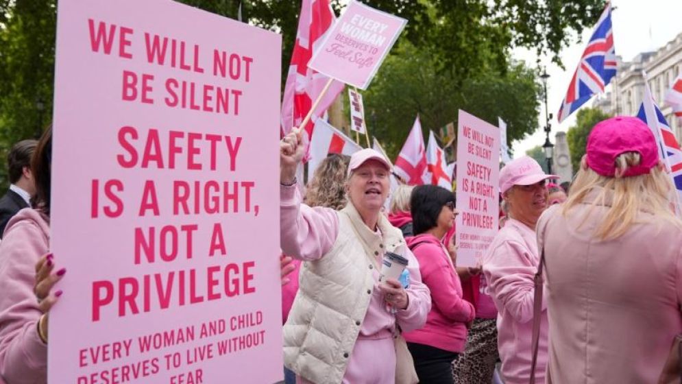 যুক্তরাজ্যে ব্যাপক হারে কমেছে নিট অভিবাসন