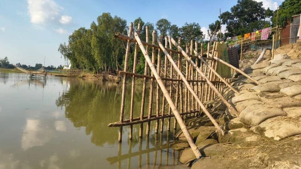 স্বেচ্ছাশ্রমে বদলে যাওয়া এক গ্রামের গল্প