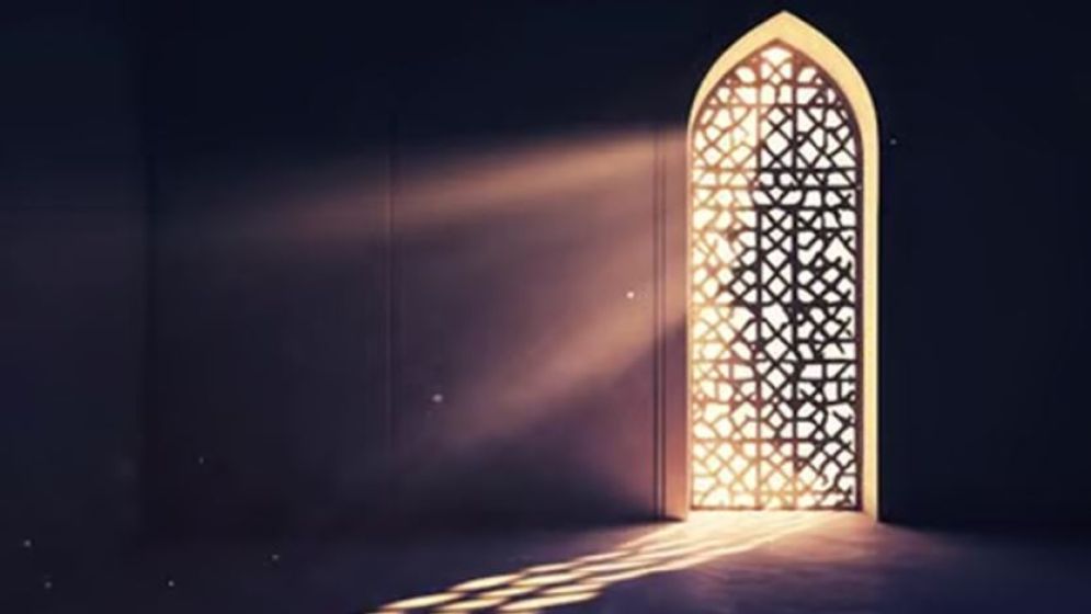 কিয়ামতের দিন তিলাওয়াতকারীর জন্য সুপারিশ করবে যে ২ সুরা