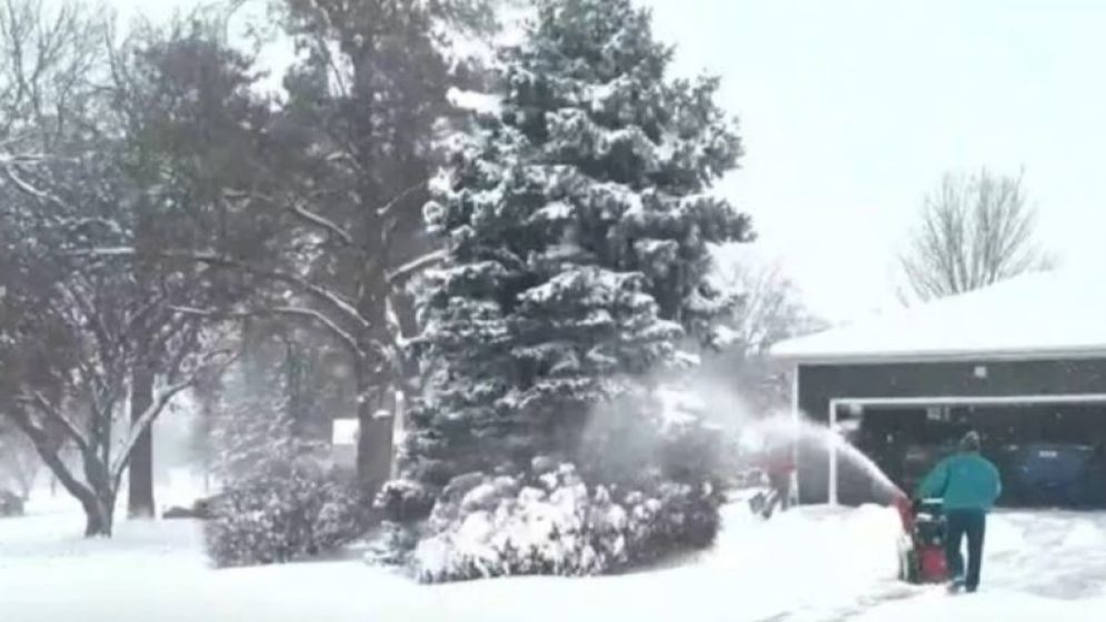 তুষারঝড়ে বিপর্যস্ত যুক্তরাষ্ট্র